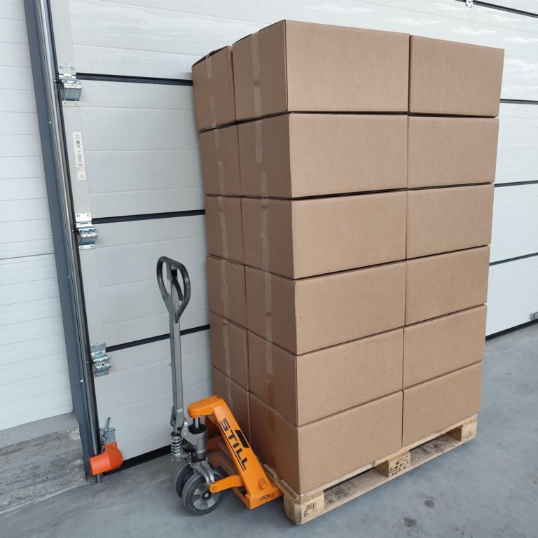 25-in-1 Protective Laptop Shipping Box with Dividers