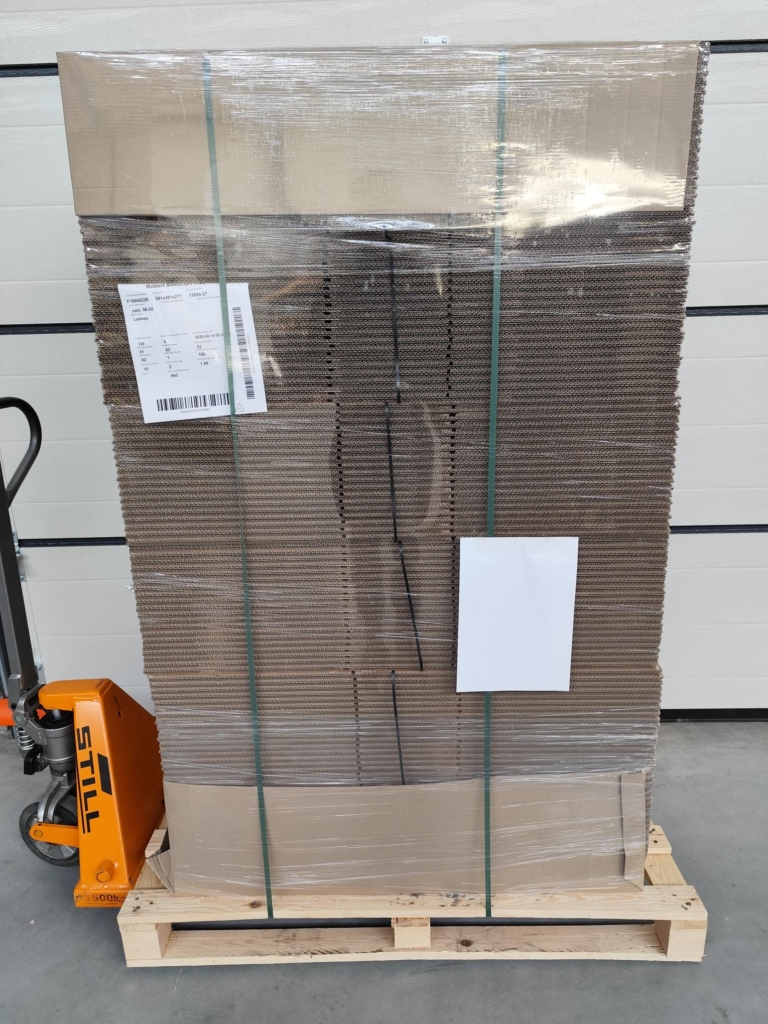 25-in-1 Protective Laptop Shipping Box with Dividers